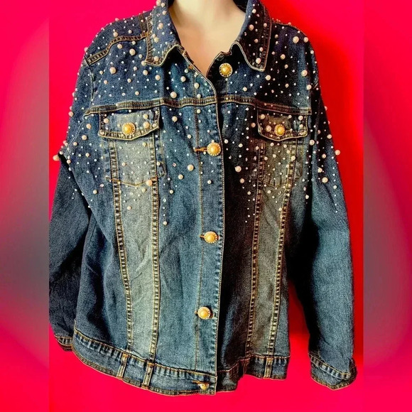 Pearls on denim - Picture 1 of 4